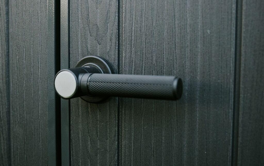 Keter Cortina 9 x 7 Tool Shed with Floor, Weatherproof and UV-Resistant, Double Walled with Steel Frame, Pent Roof and Ventilation, 279 x 218 cm, Grey