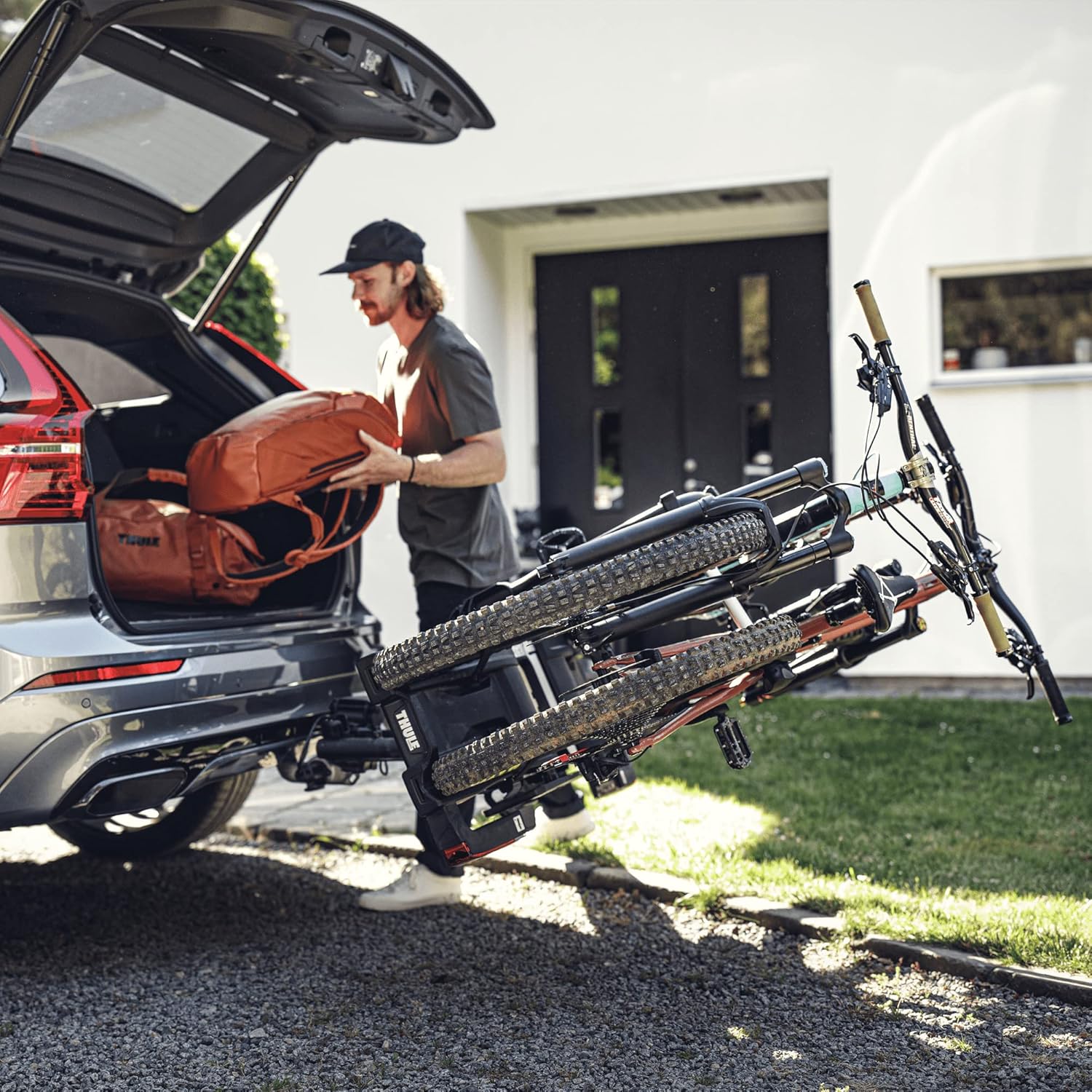 Thule EasyFold XT Fahrradträger für 2 Fahrräder, schwarz/Aluminium-Kupplung